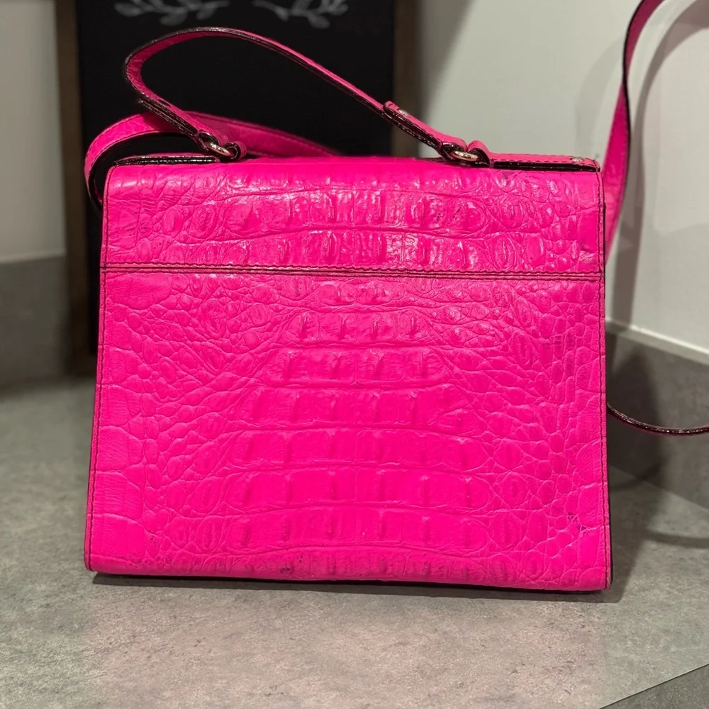Kate Spade Doris Neon Pink Crocodile Print Handbag! - Picture 2 of 14